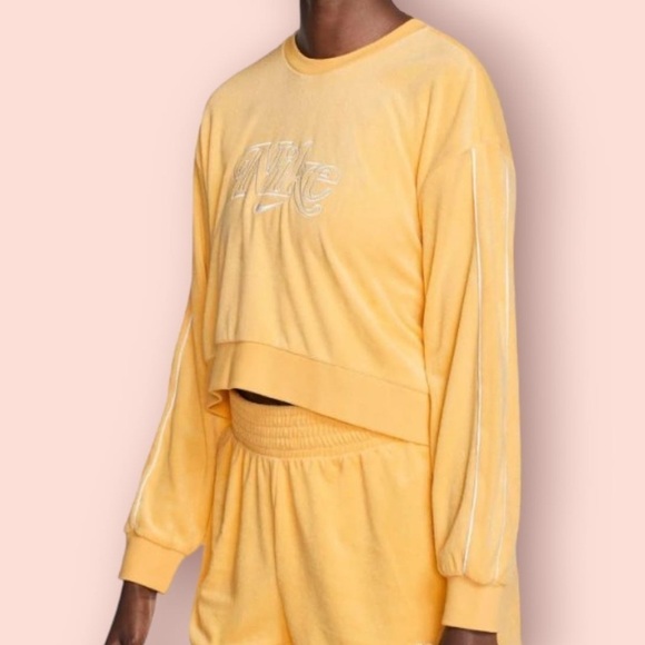 Nike Women’s Retro Femme French Terry Cropped Crew Sweatshirt, Size L - Picture 7 of 7